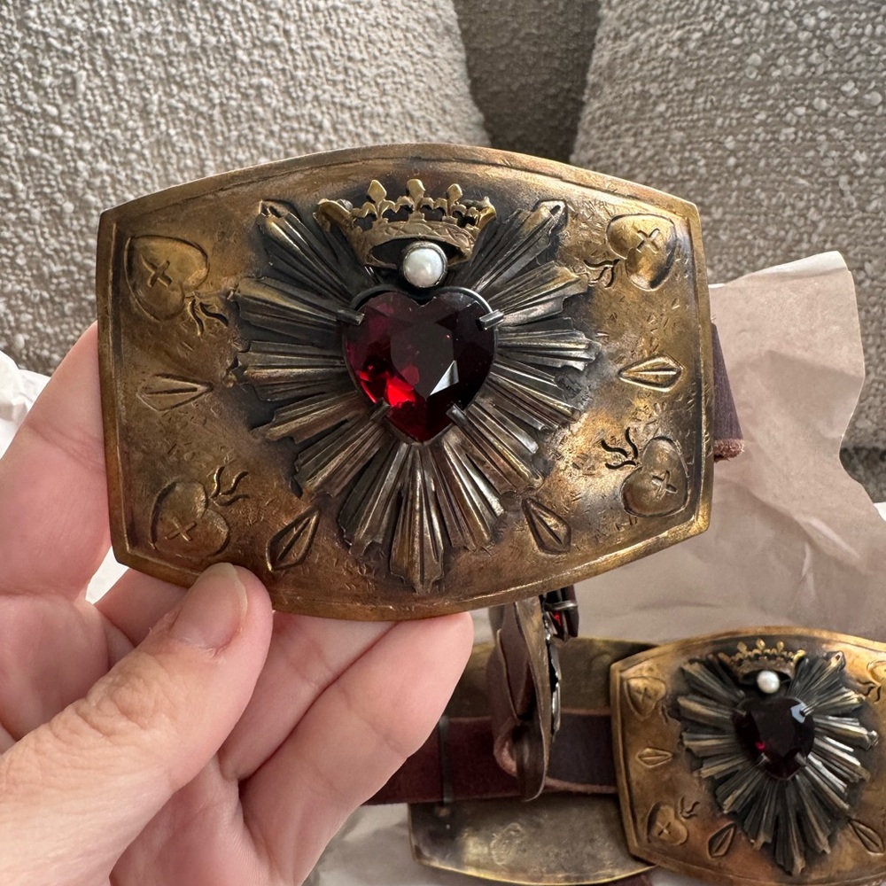 NWT Glass Heart Concho Belt